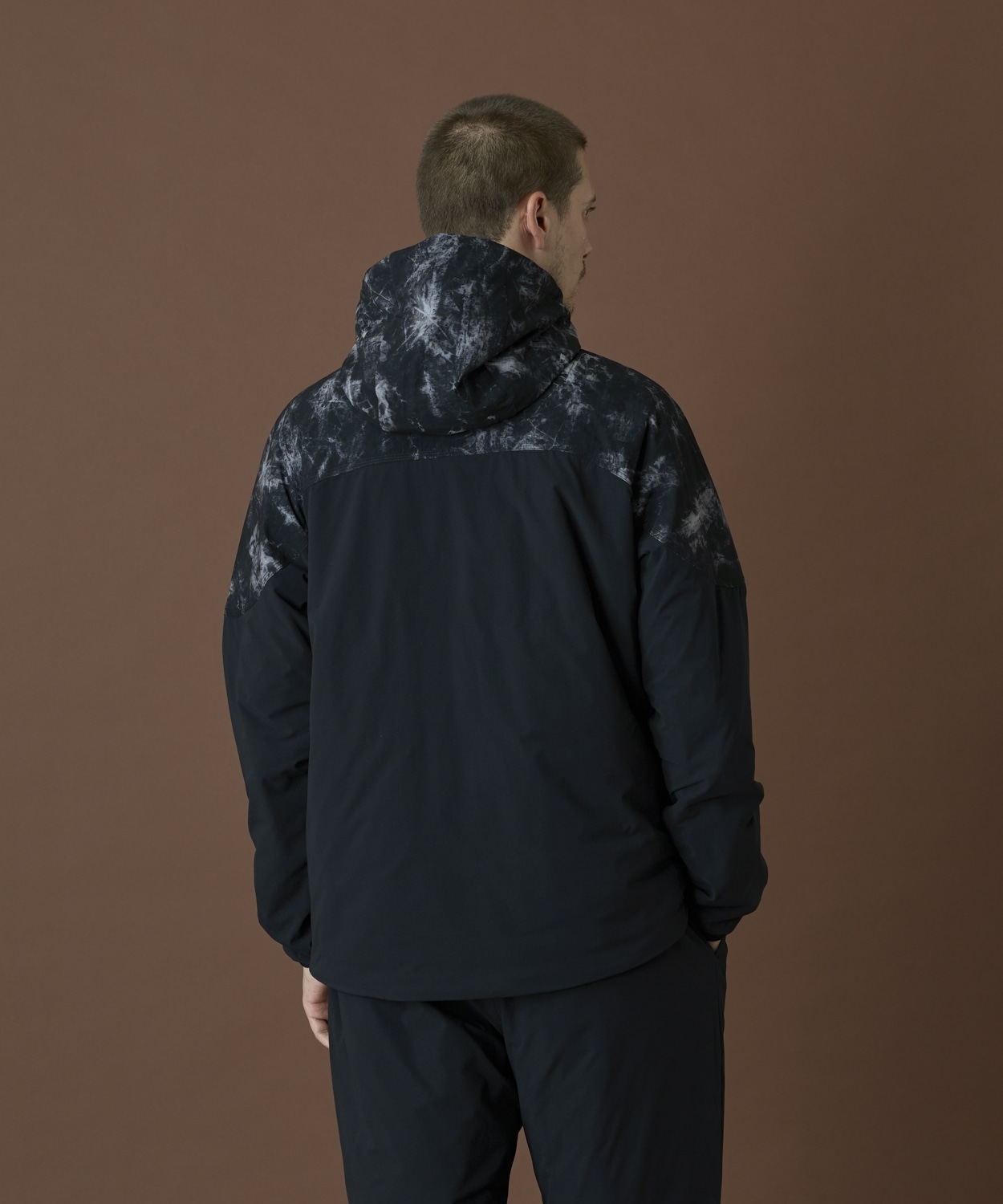 010Black