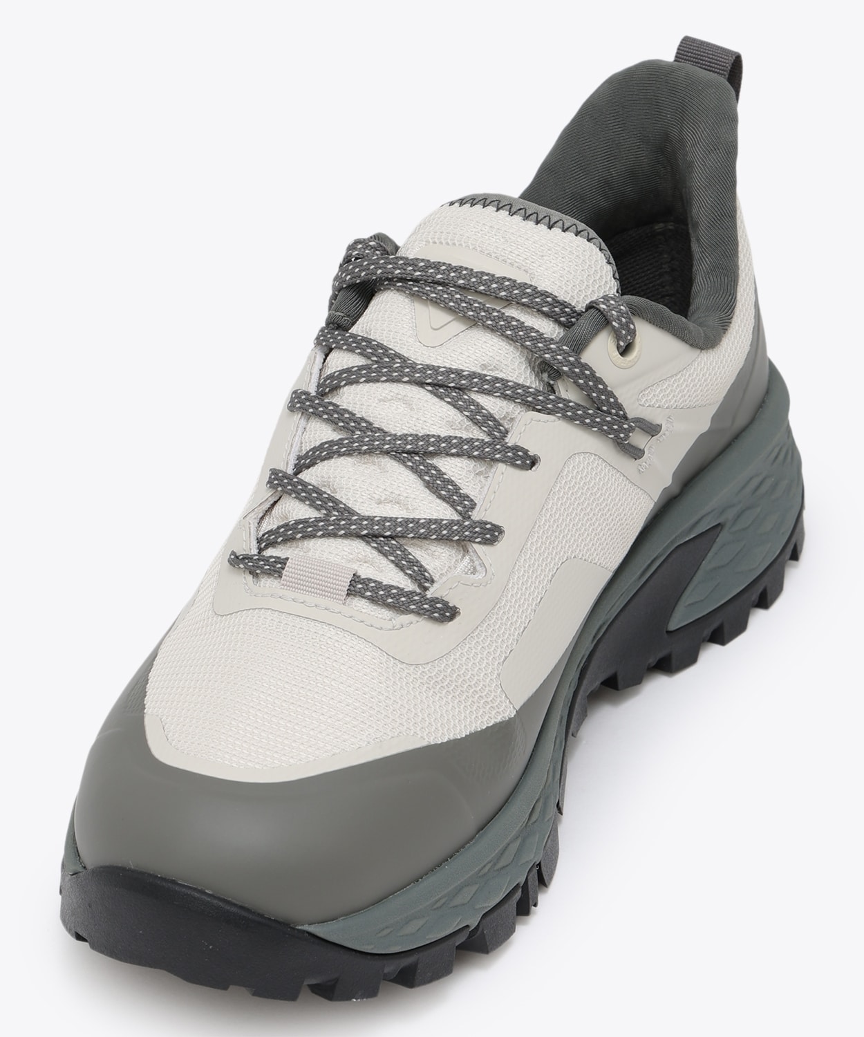 083Cloud Grey Charcoal