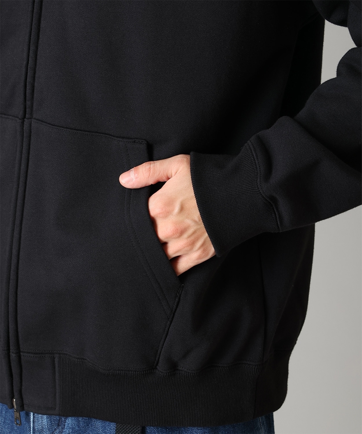 010Black