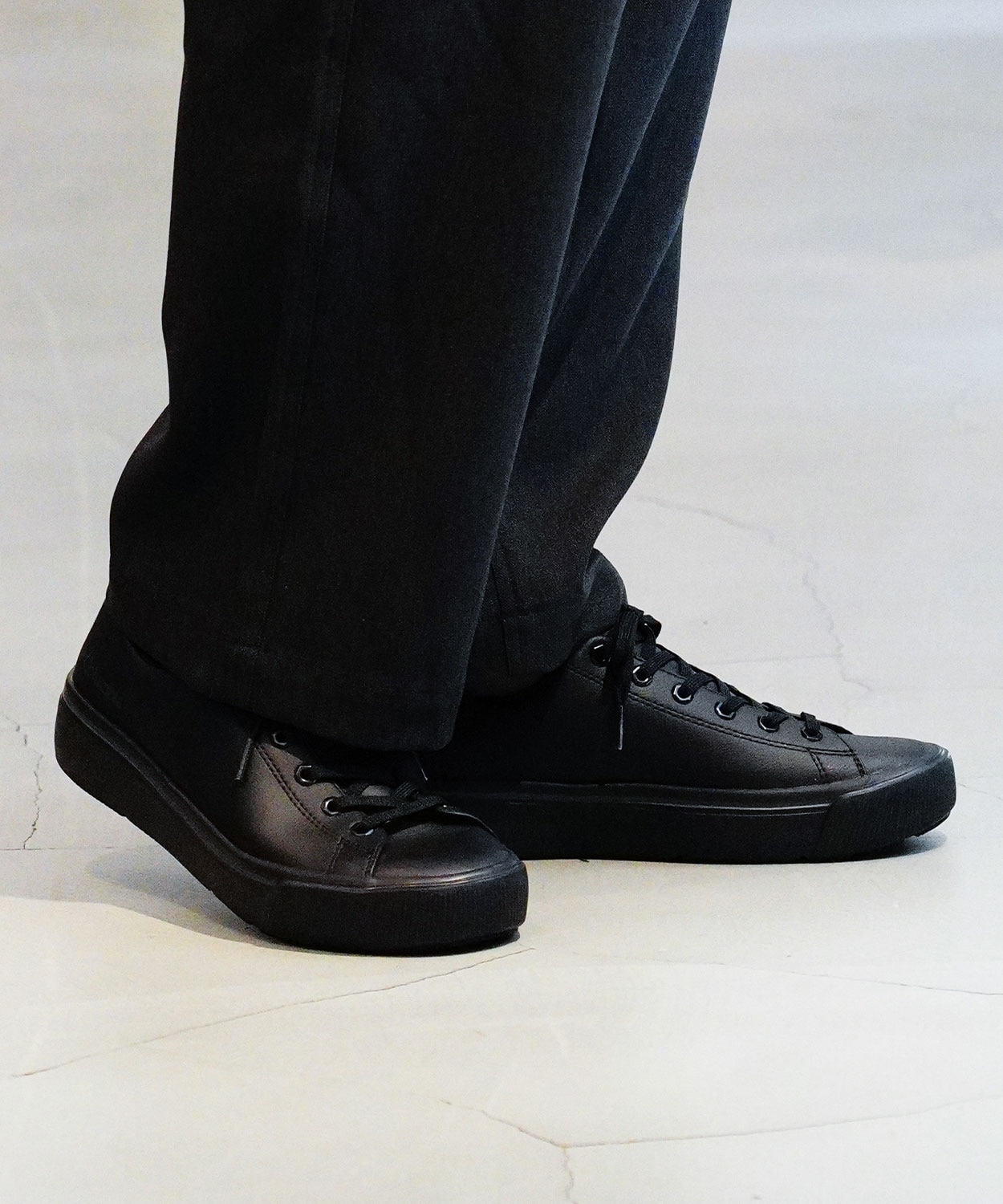 010Black