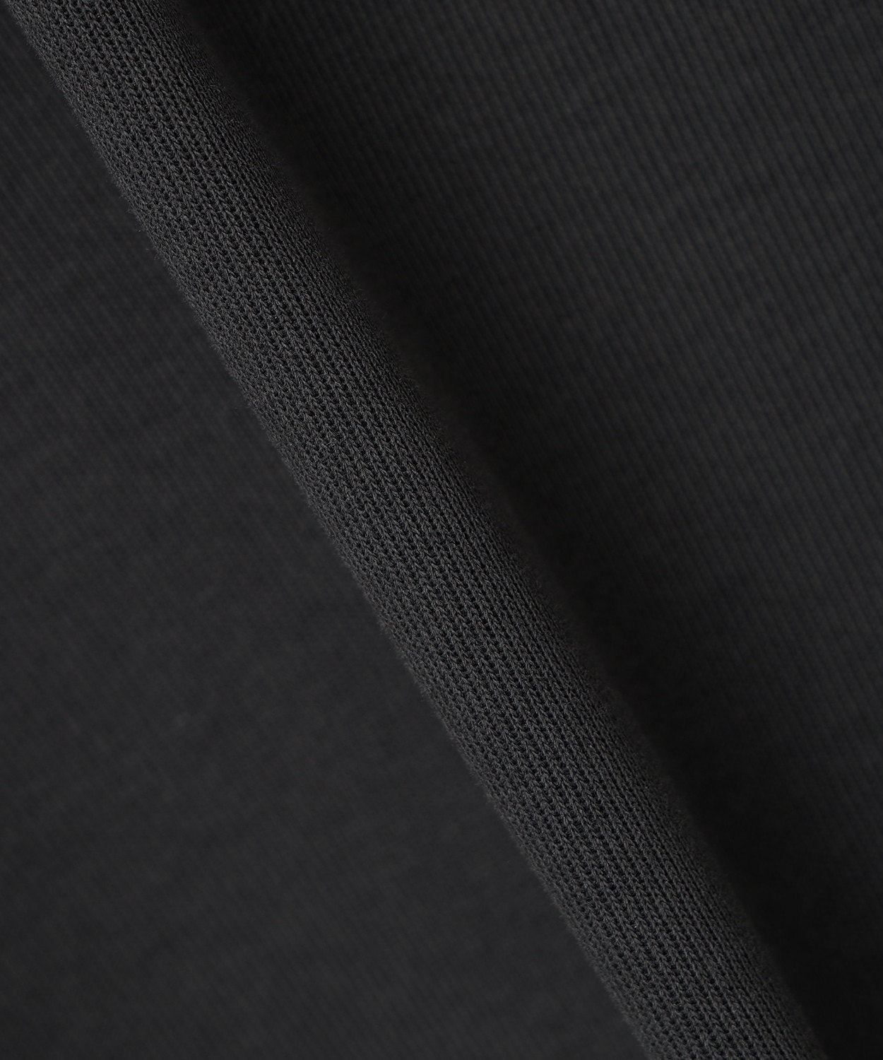 010Black