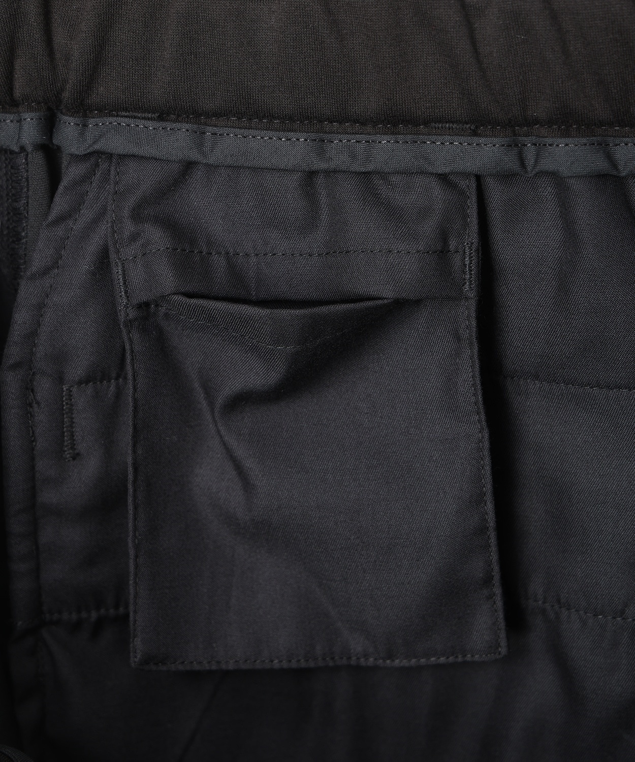 010Black