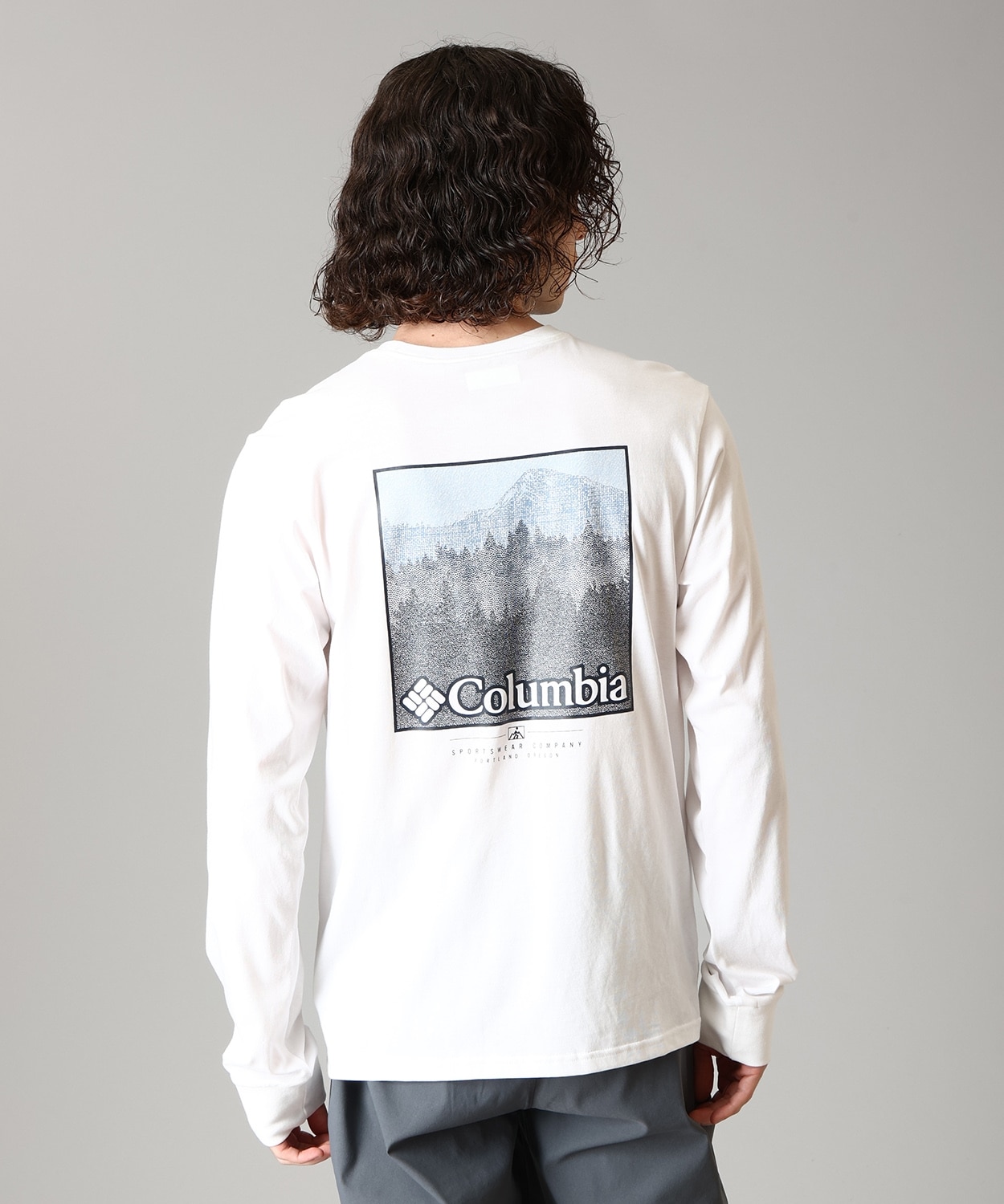 100White Textured Scene