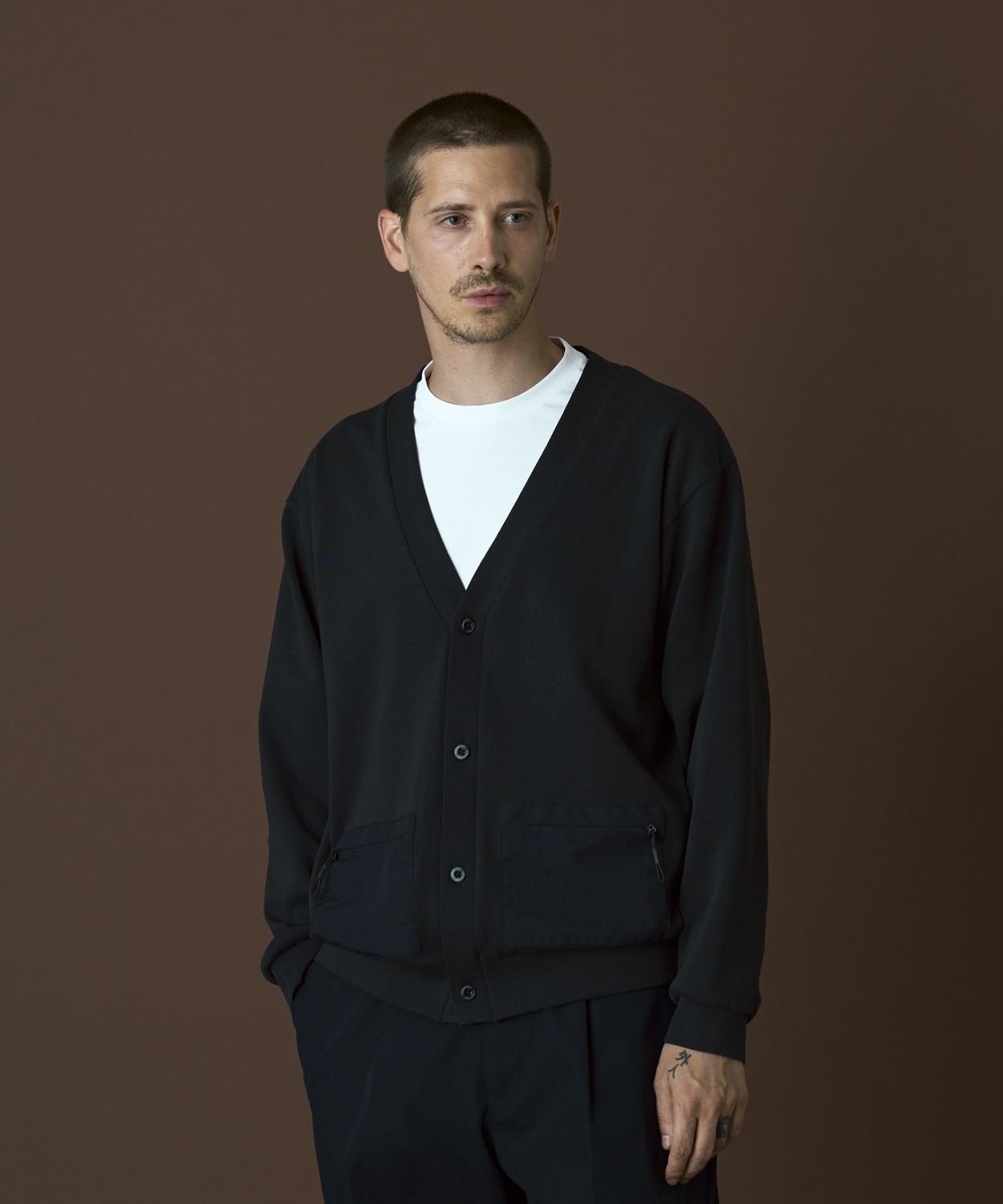 010Black
