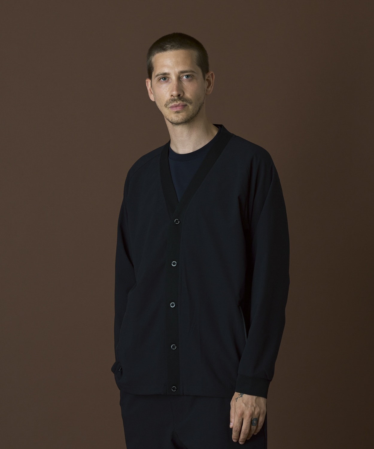 010Black