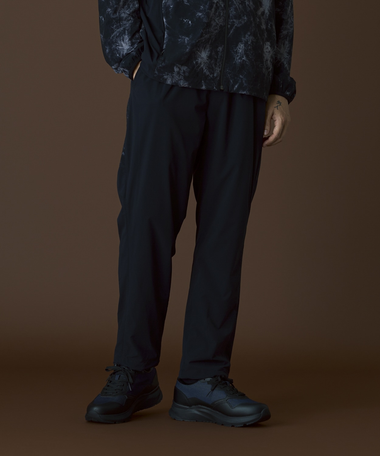010Black