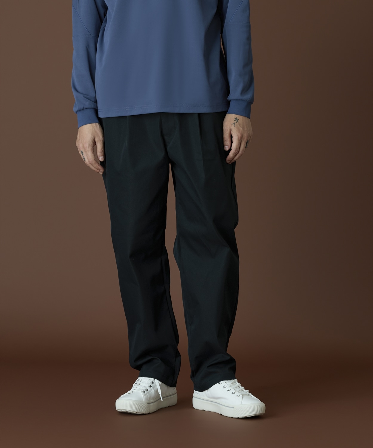 010Black
