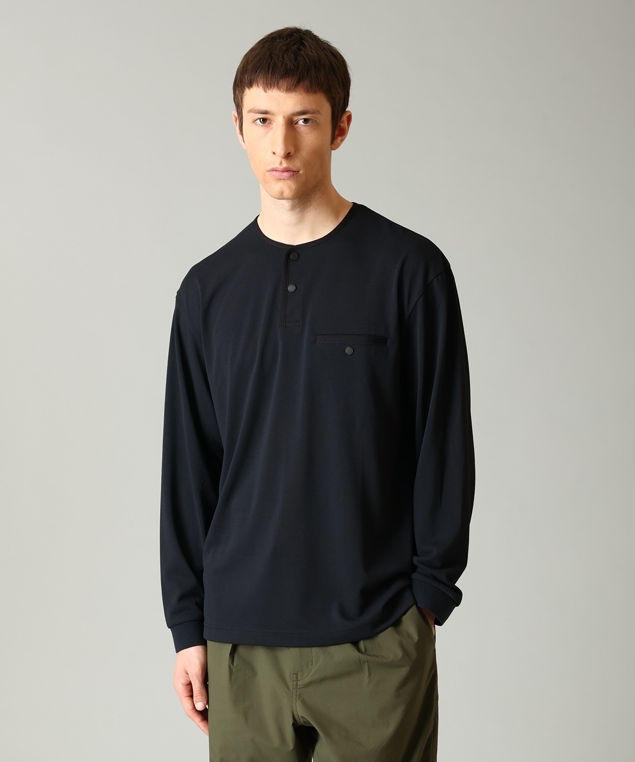 モデル　身長：186cm　着用サイズ：L