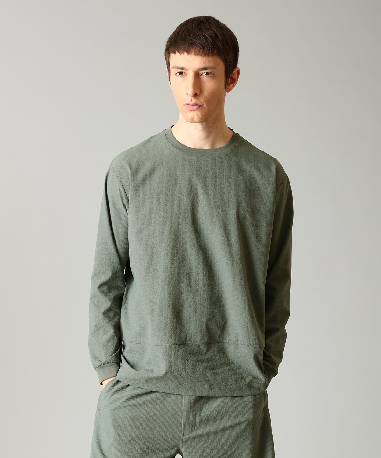 モデル　身長：186cm　着用サイズ：L