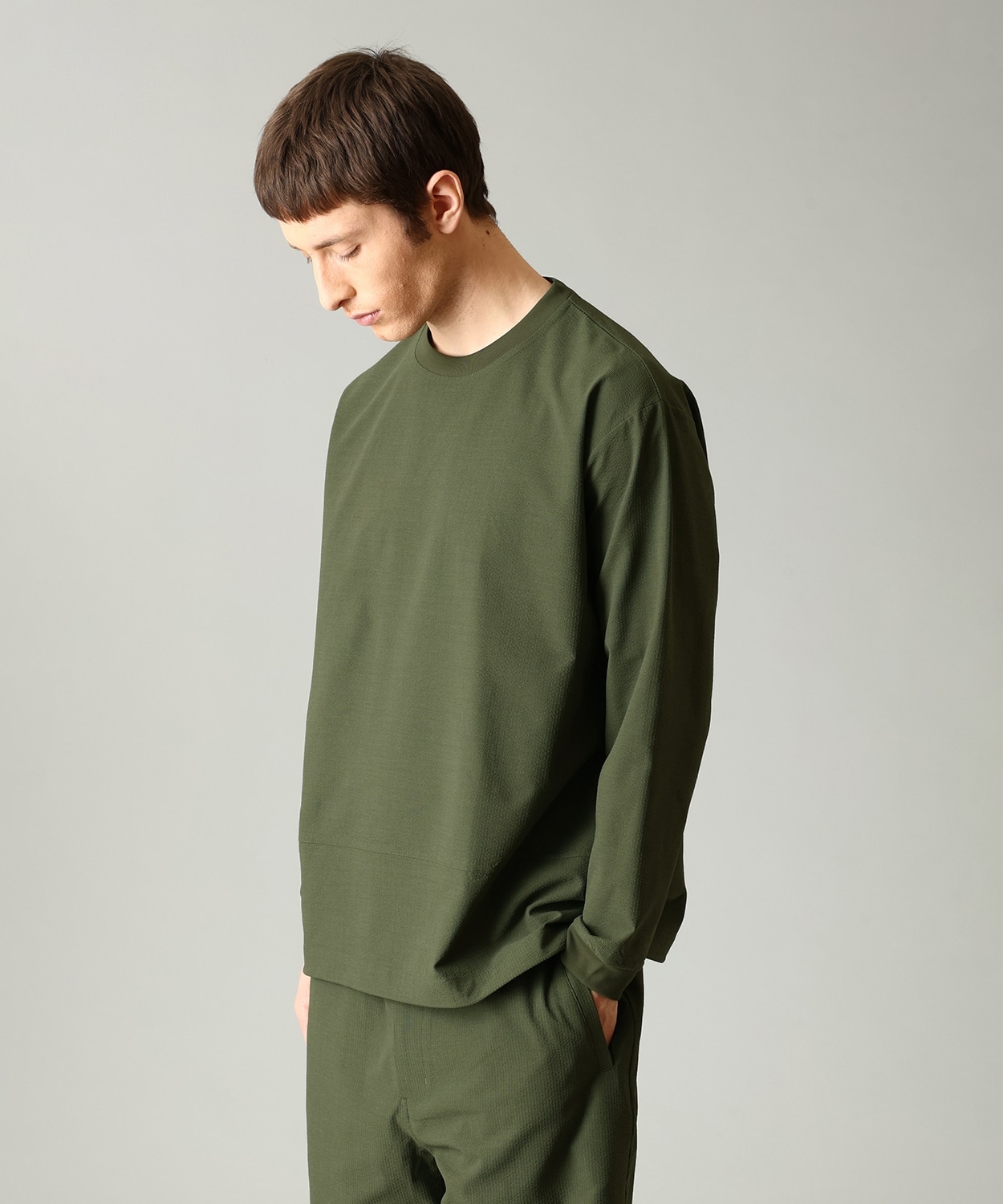 モデル　身長：186cm　着用サイズ：L