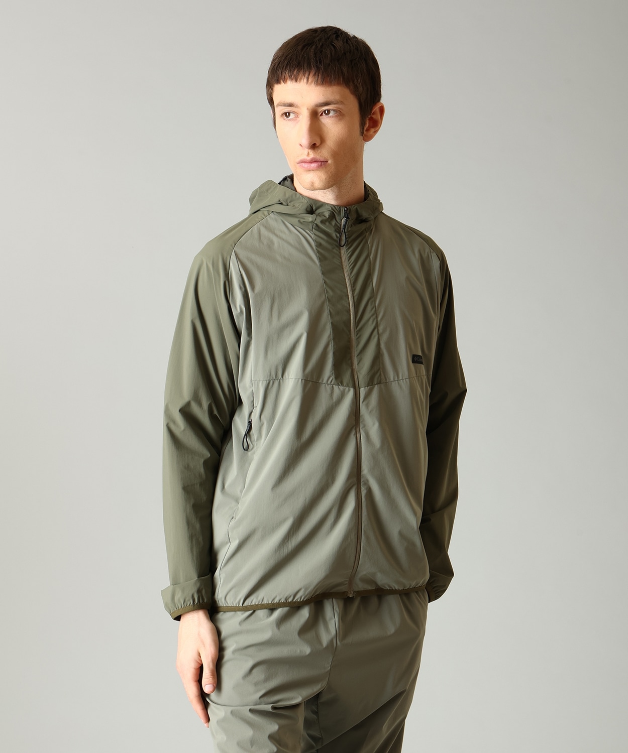 モデル　身長：186cm　着用サイズ：L