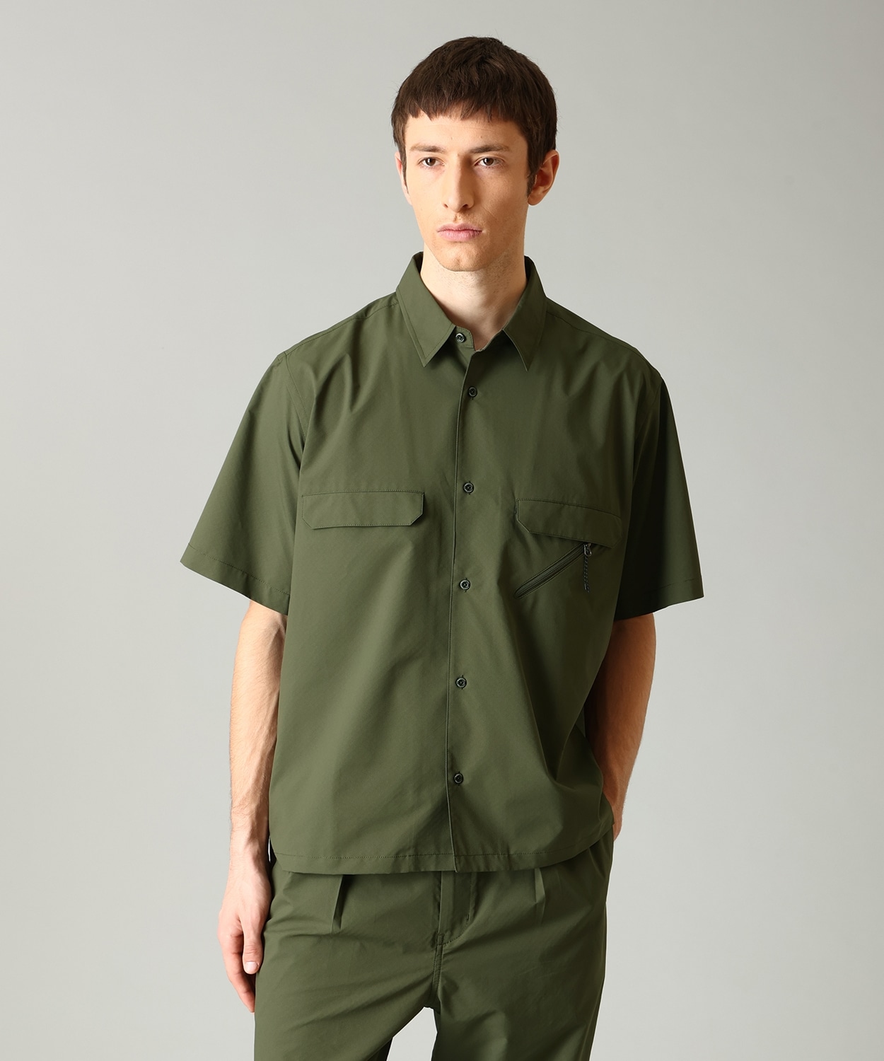 モデル　身長：186cm　着用サイズ：L