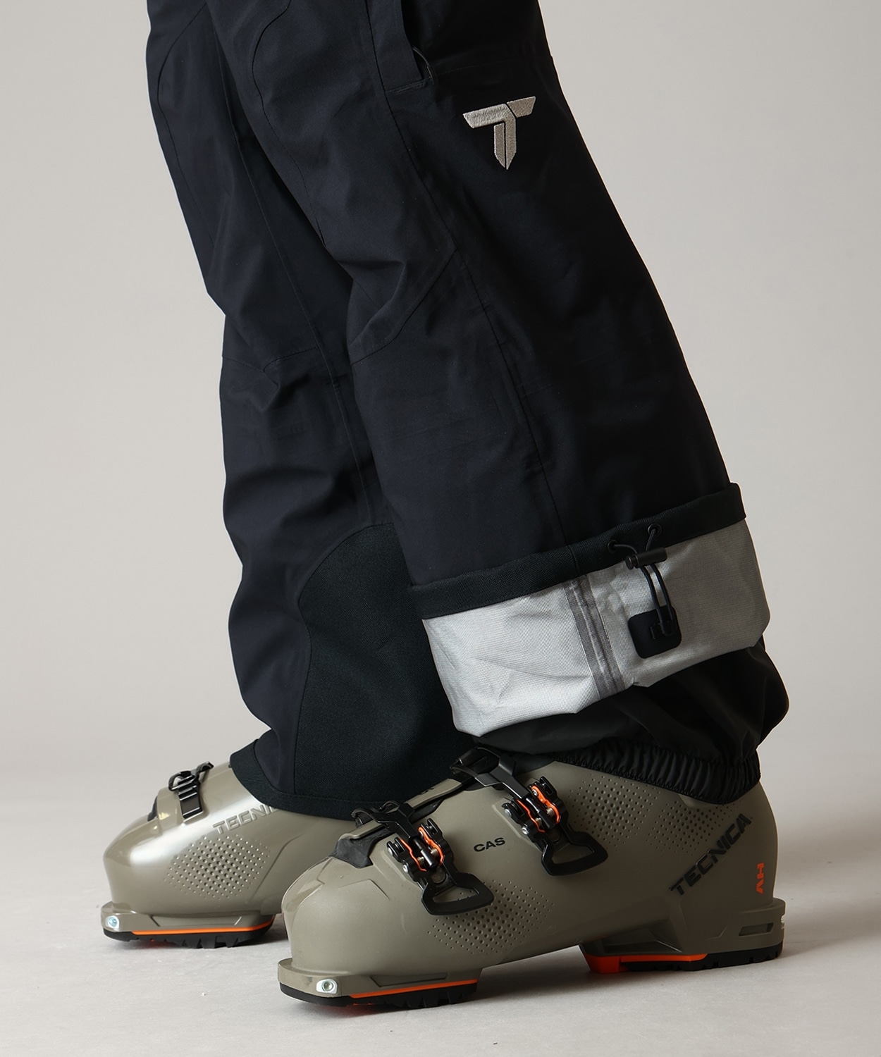 011Black