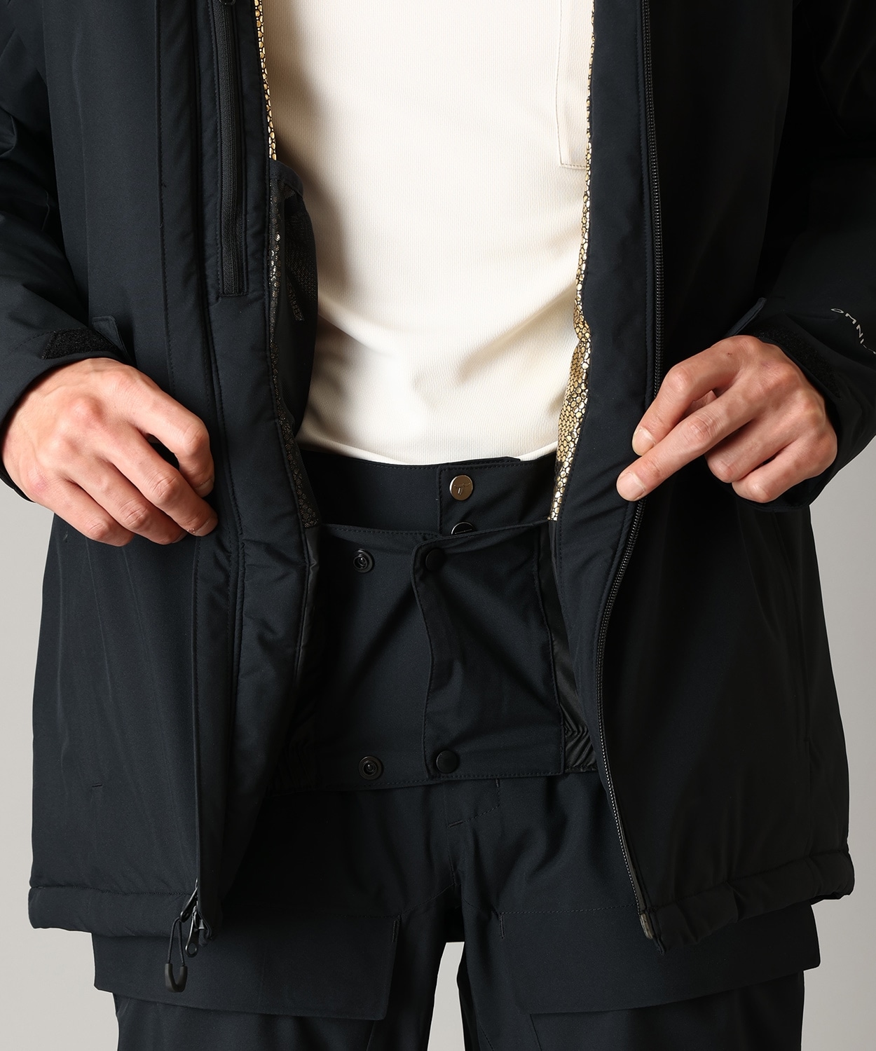 010Black