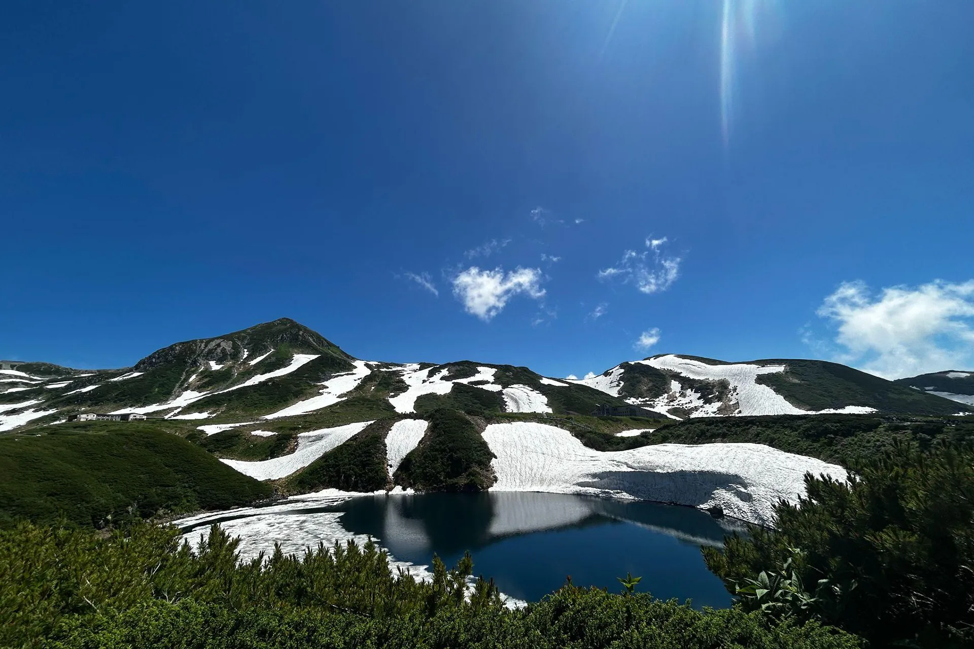 登山学校レポート│新緑と残雪と青空のコントラストが美しい、日本三大霊“立山”に挑戦