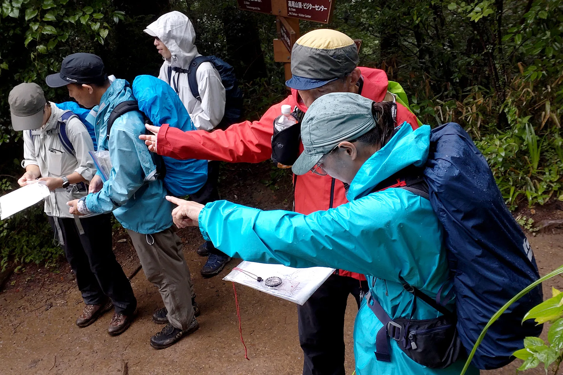 登山学校レポート│高尾山登山に苦戦？1泊2日の地図読み講習会！
