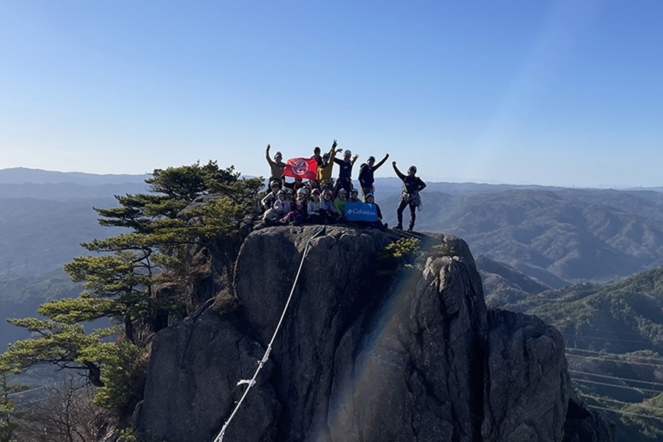 登山学校レポート│岩稜系登山に挑戦！阿武隈高地の南端にそびえる岩峰 二ツ箭山（フタツヤサン）でロックトレッキング