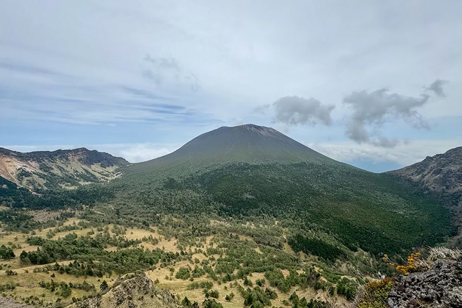 登山学校レポート│標高2400mの絶景へ。リゾートホテル泊も堪能する黒斑山登山