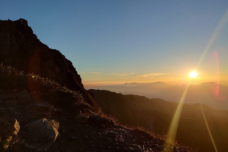 登山学校レポート│憧れの北アルプスへ。絶景の白馬岳山小屋泊登山
