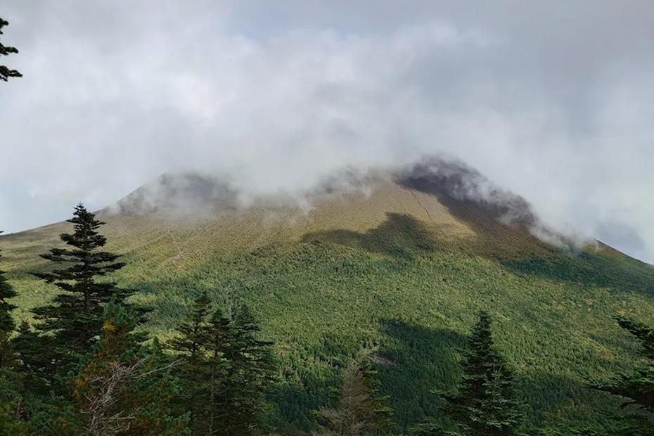 登山学校レポート│コロンビアクラブメンバーとともに美しい浅間山外輪山“黒斑山”登山へ