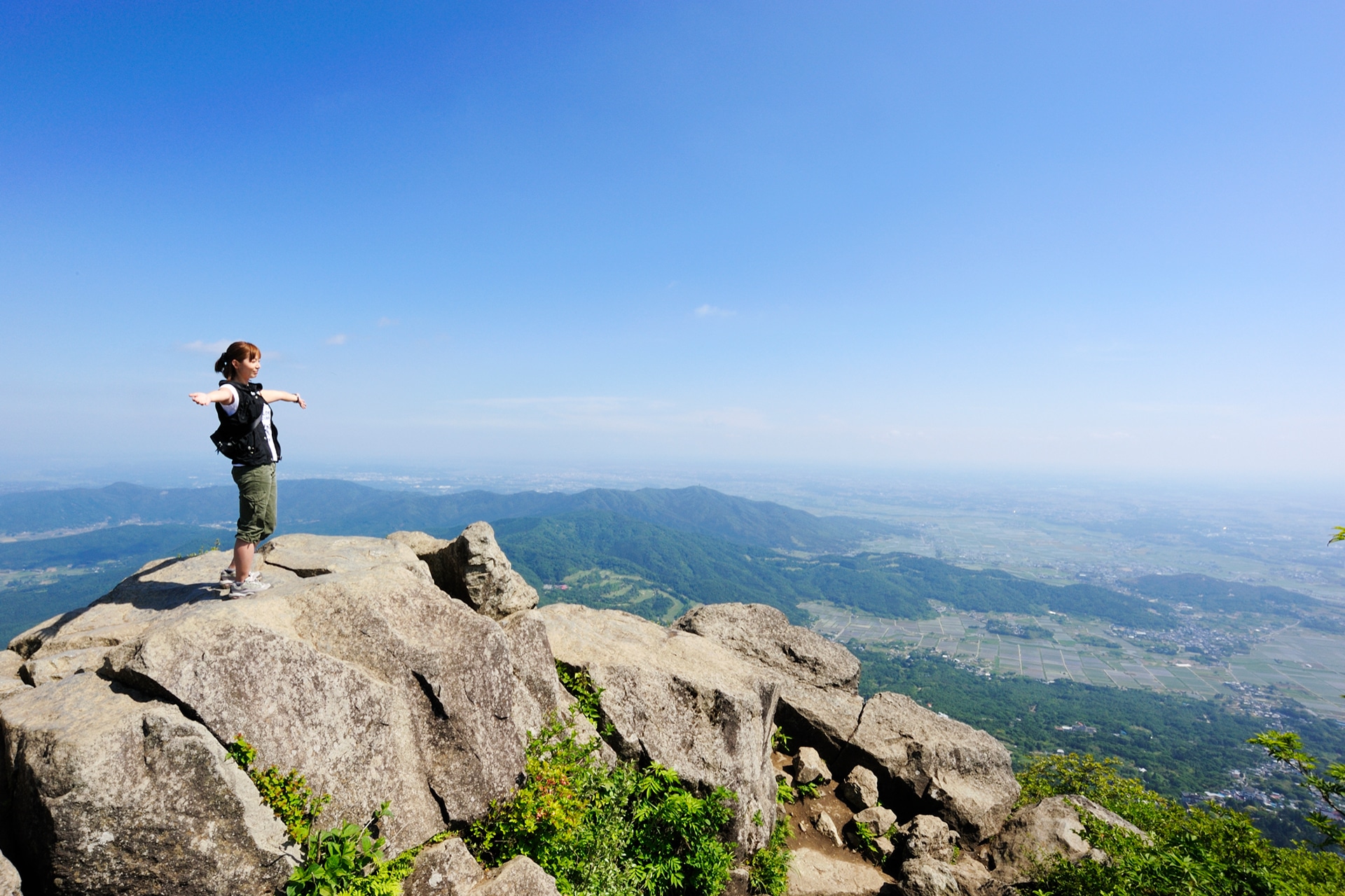 茨城県つくば市にある筑波山。日本百名山の中で最も標高が低い山で全体がパワースポット