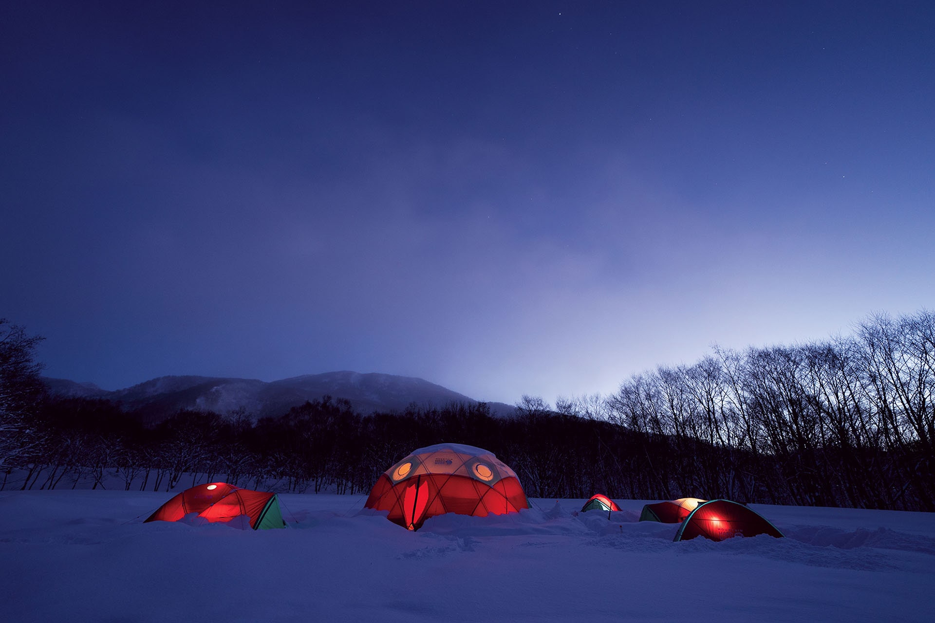 クラシックな雪上車で行く！新感覚の妙高スノーキャットツアーの魅力とは？ 〜プロスノーボーダー＆登山ガイドの水間大輔さんに聞く〜
