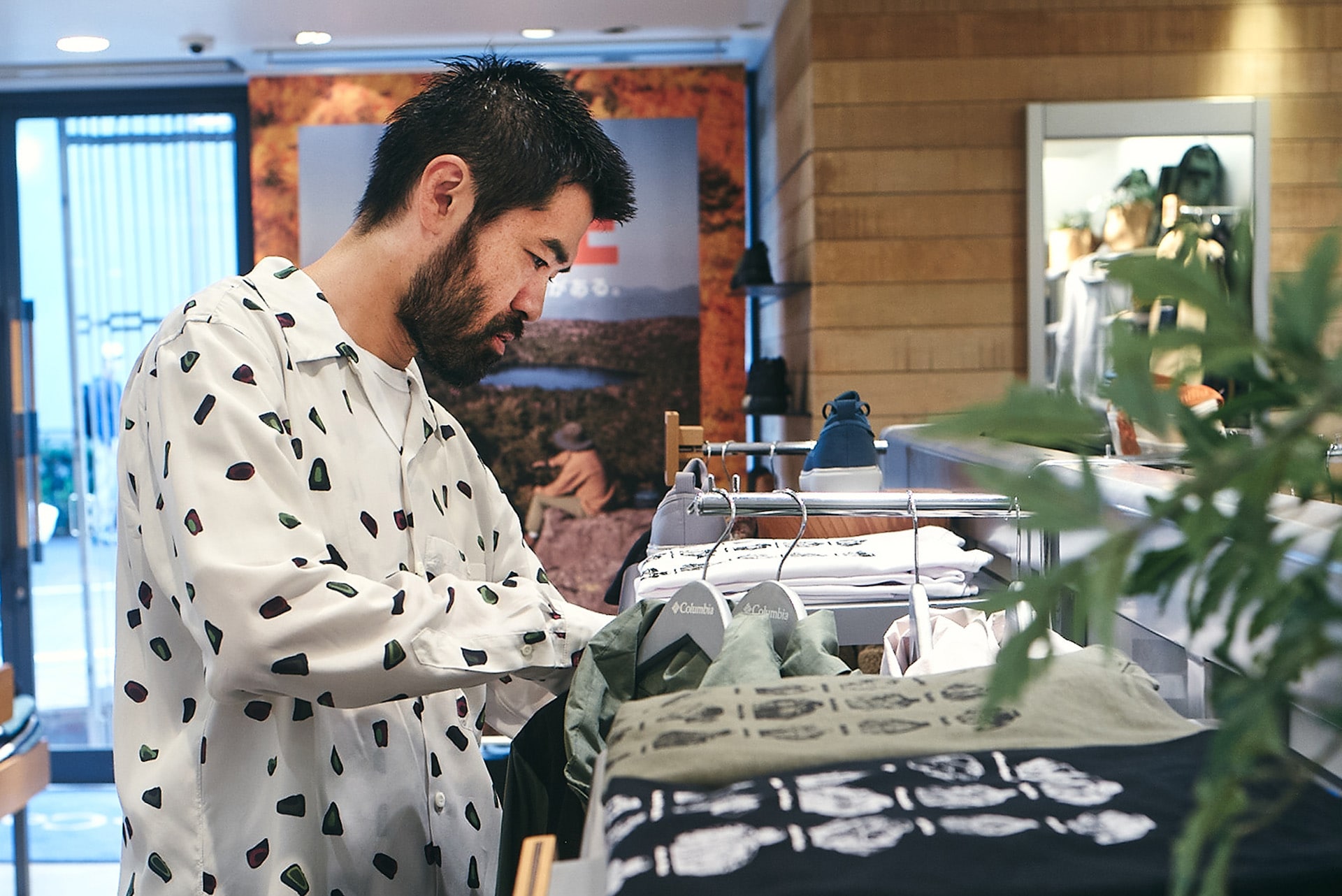 人気スタイリスト・八木智也さんが提案する、コロンビアのおすすめ秋冬コーデ